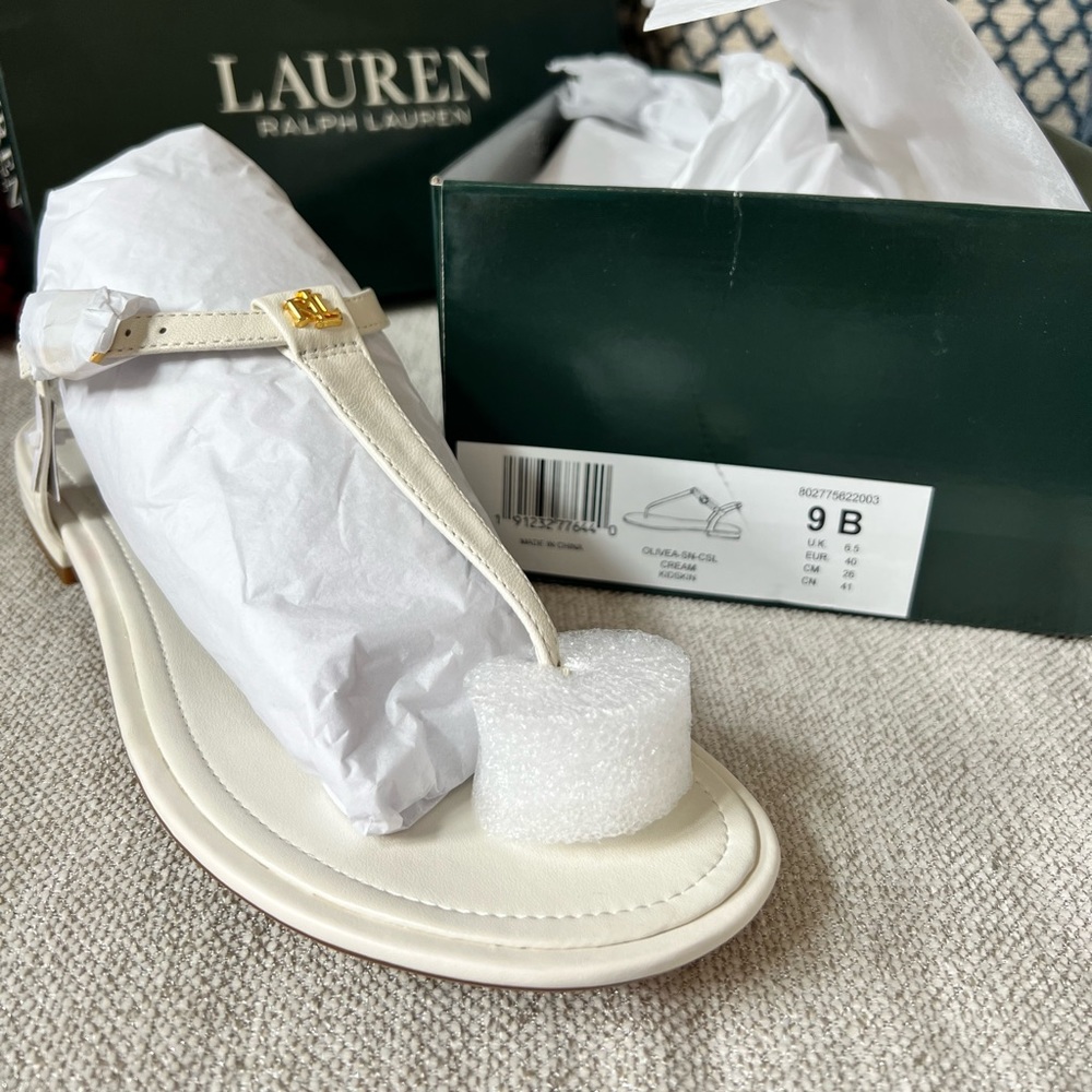 LAUREN RALPH LAUREN OLIVEA SANDAL.  White SIZE 9. New